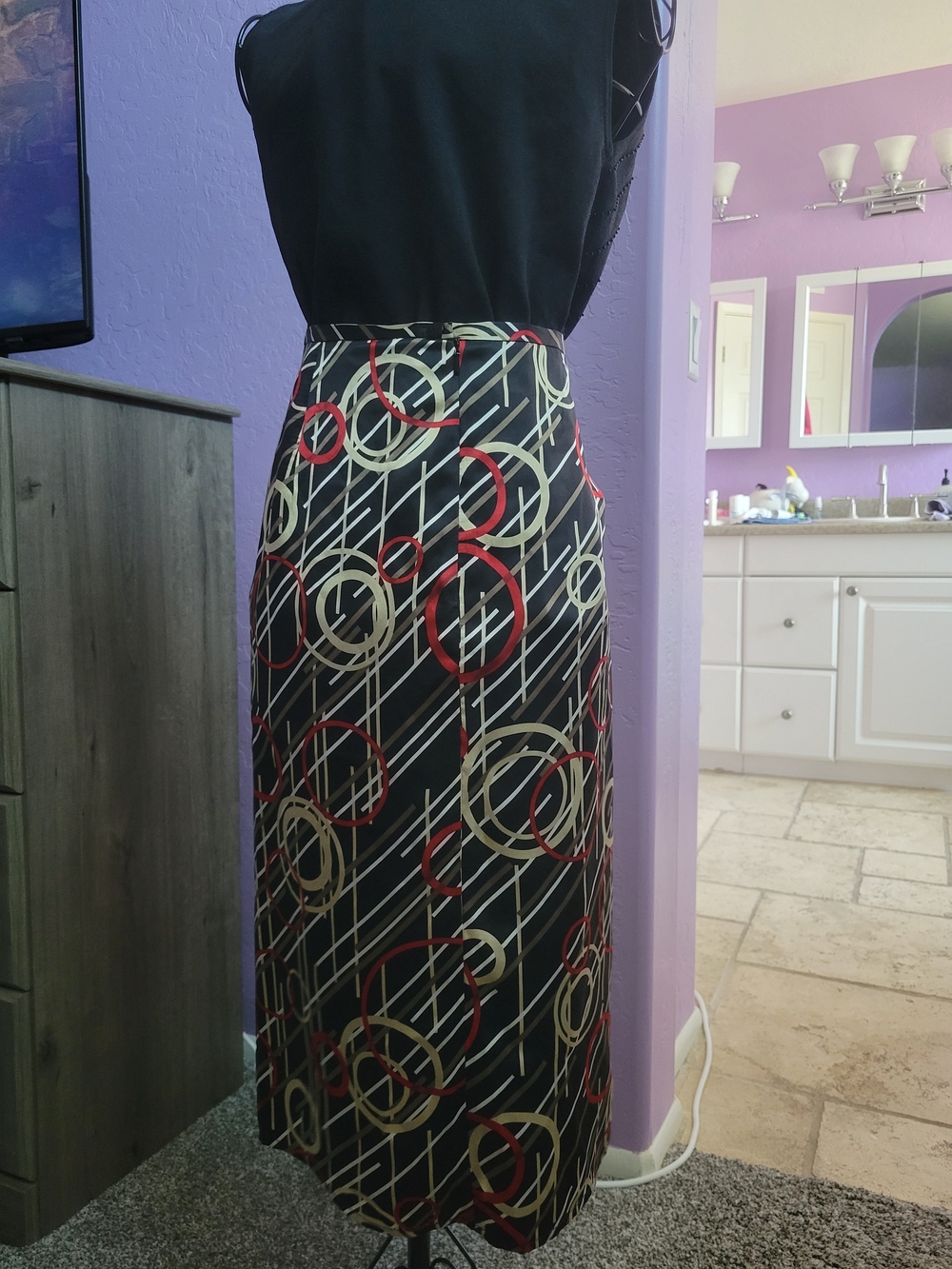 Classic Geometric Print Maxi Skirt - Black with Red & Cream Circles - Picture 11 of 11
